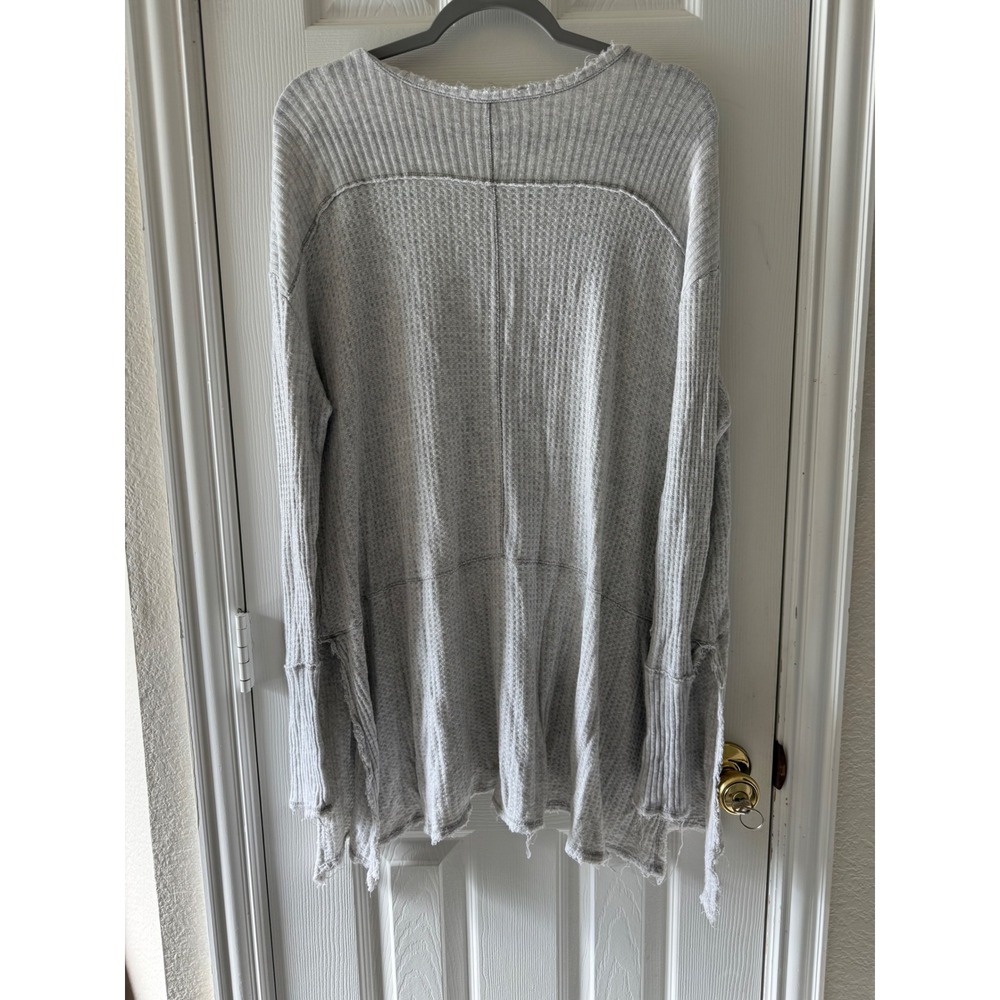 Free People Oversized Waffle Thermal Top L Gray Raw Hem Slouchy We The Free - Picture 4 of 7